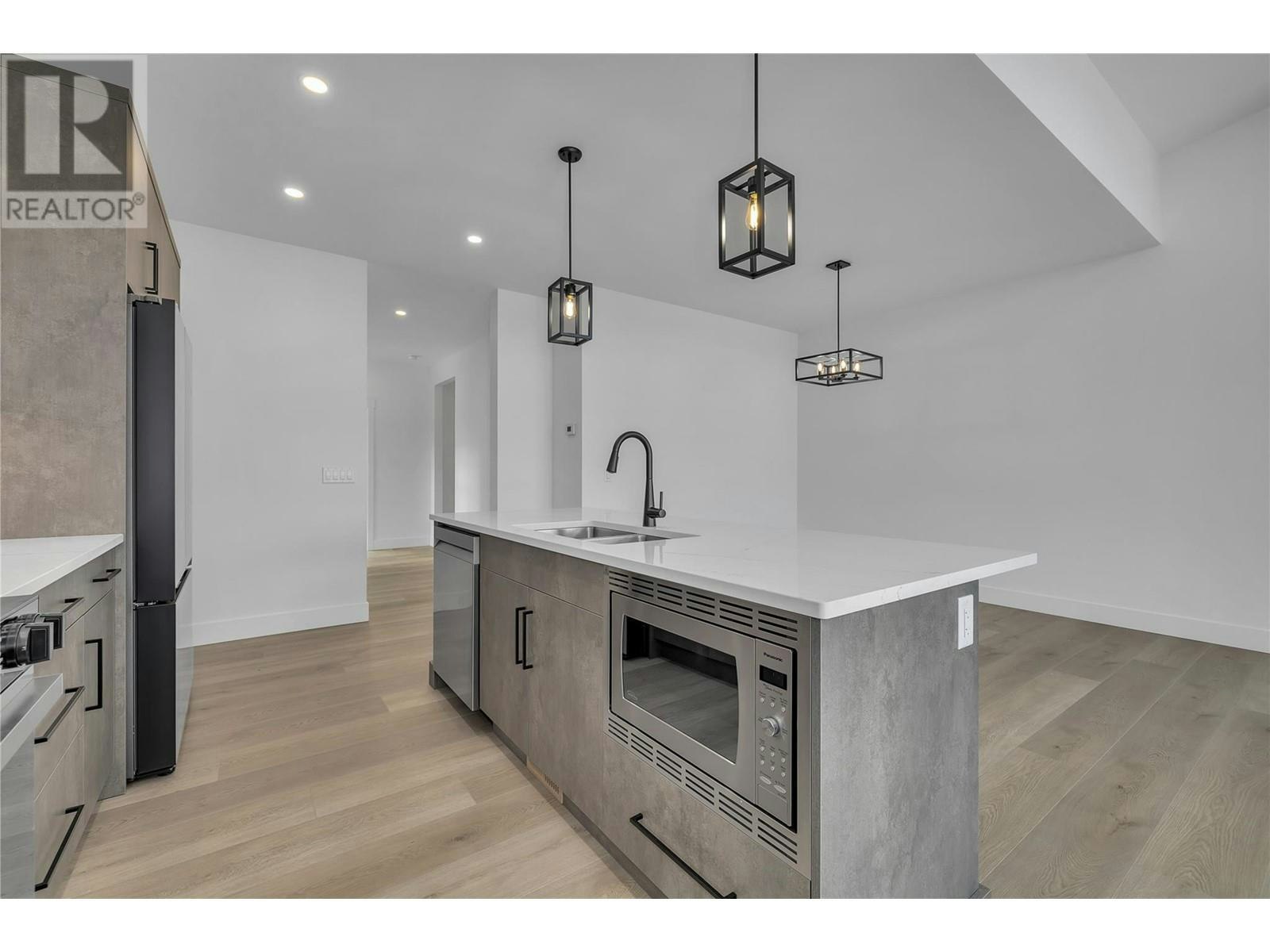 10-2835 Canyon Crest Drive, West Kelowna, BC, V4T 0G8 - 12