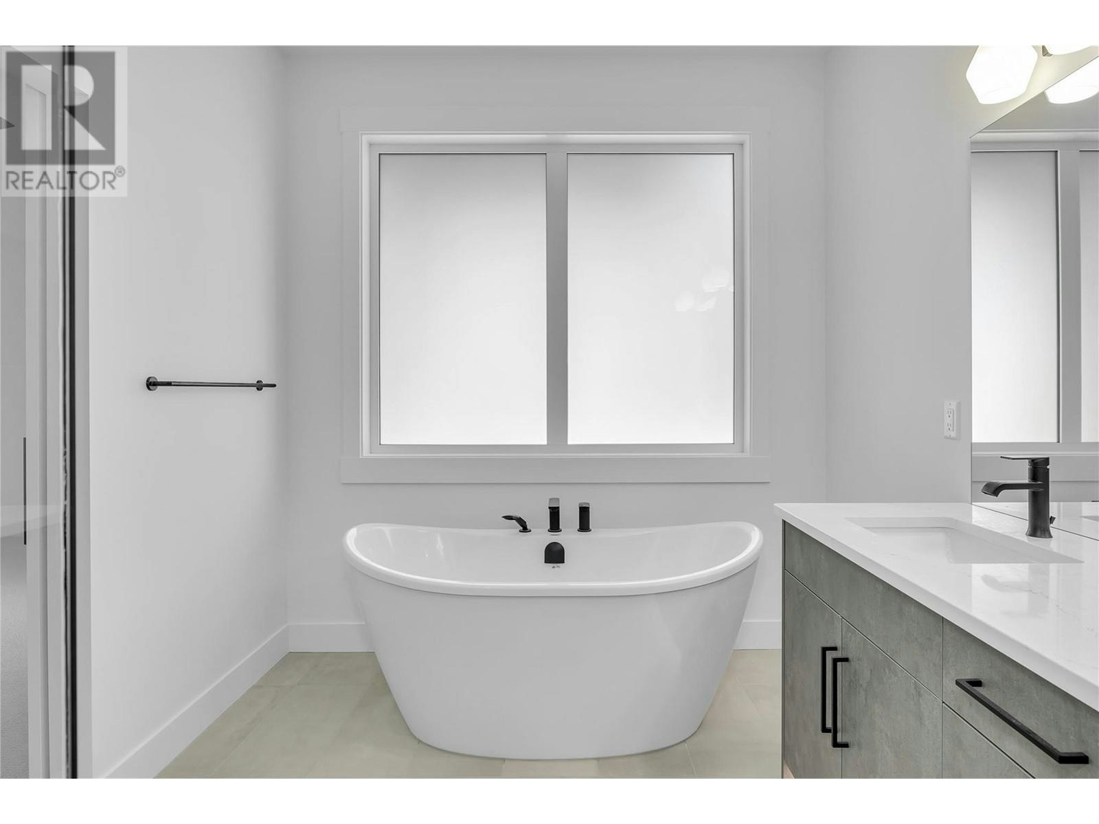 10-2835 Canyon Crest Drive, West Kelowna, BC, V4T 0G8 - 35
