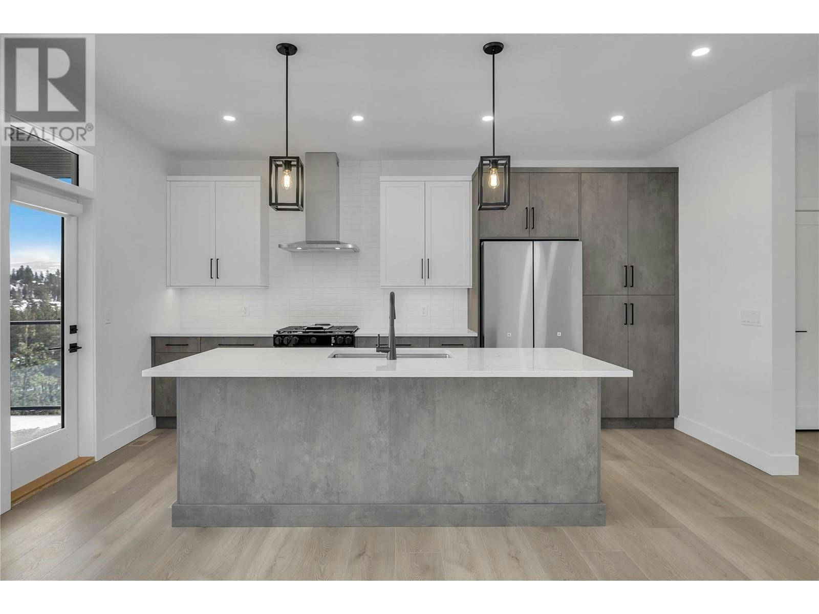 10-2835 Canyon Crest Drive, West Kelowna, BC, V4T 0G8 - 8