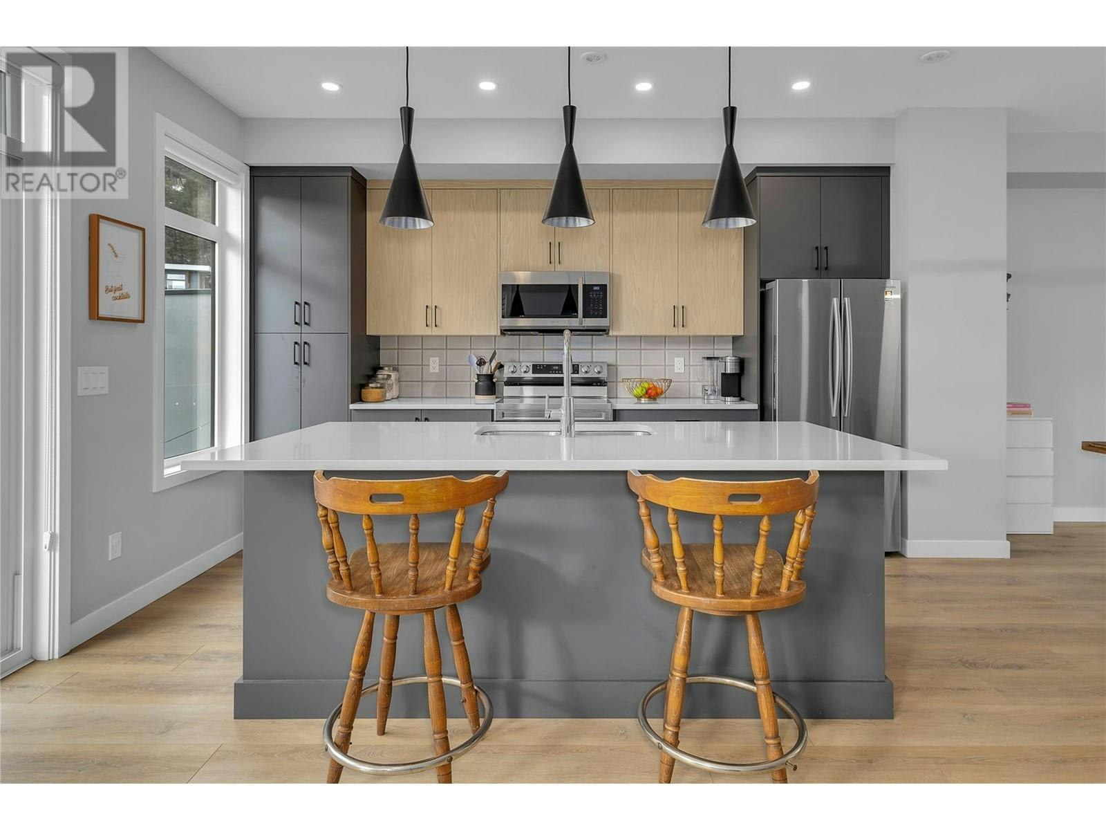 115-1435 Cara Glen Court, Kelowna, BC, V1V 0G1 - 2