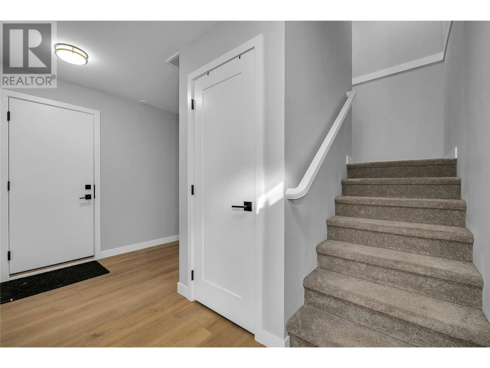 115-1435 Cara Glen Court, Kelowna, BC, V1V 0G1 - 32