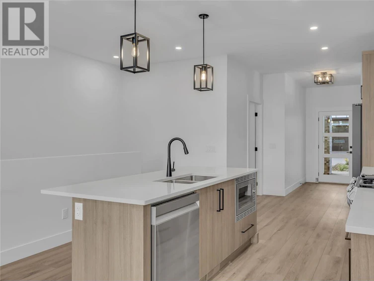 6-2835 Canyon Crest Drive, West Kelowna, BC, V4T 0E3 - 11