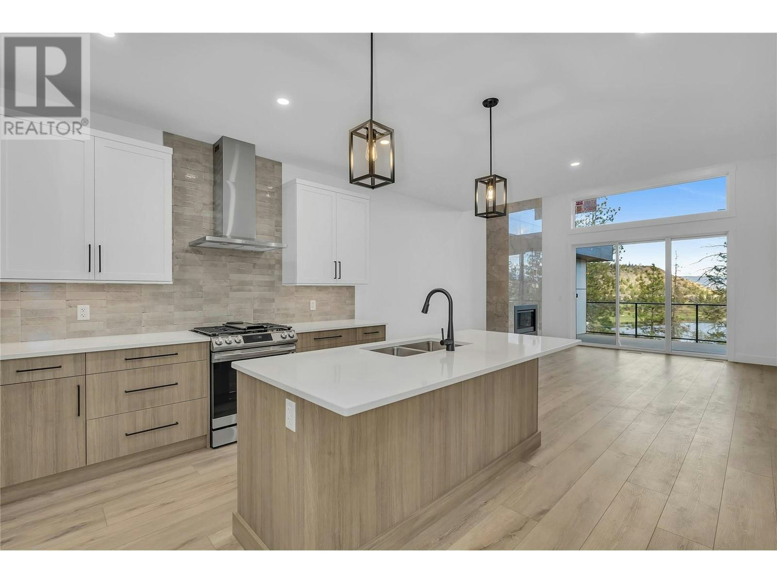 5-2835 Canyon Crest Drive, West Kelowna, BC, V4T 0E3 - 3