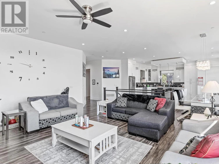 24531 Dewdney Trunk Road, Maple Ridge, BC, V4R 1W9 - 2