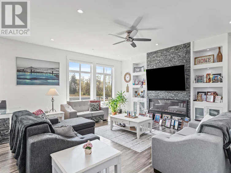 24531 Dewdney Trunk Road, Maple Ridge, BC, V4R 1W9 - 3