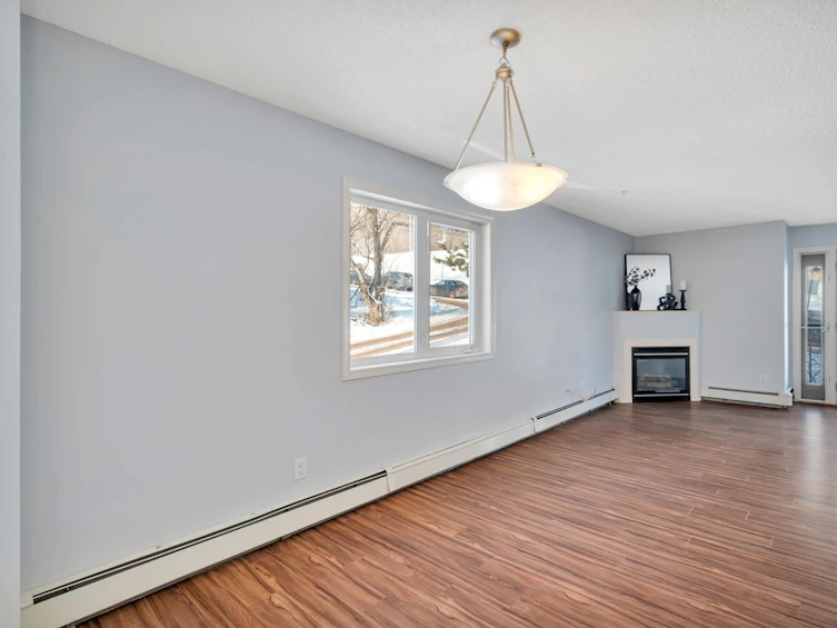 211-10403 98 Avenue NW, Edmonton, AB, T5K 2Y5 - 17