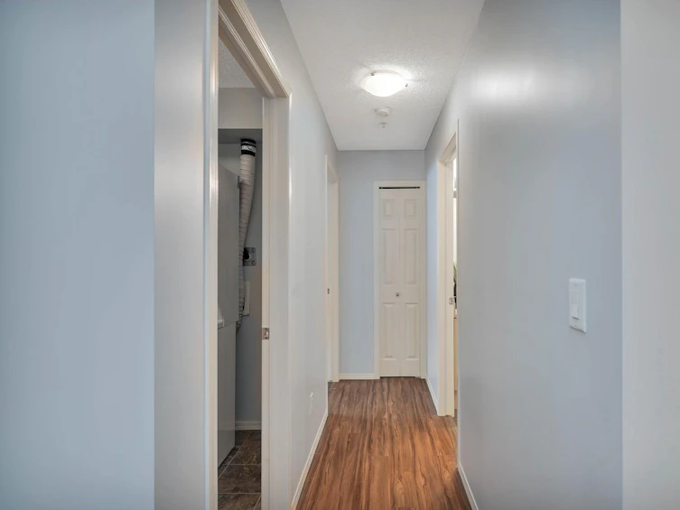 211-10403 98 Avenue NW, Edmonton, AB, T5K 2Y5 - 26