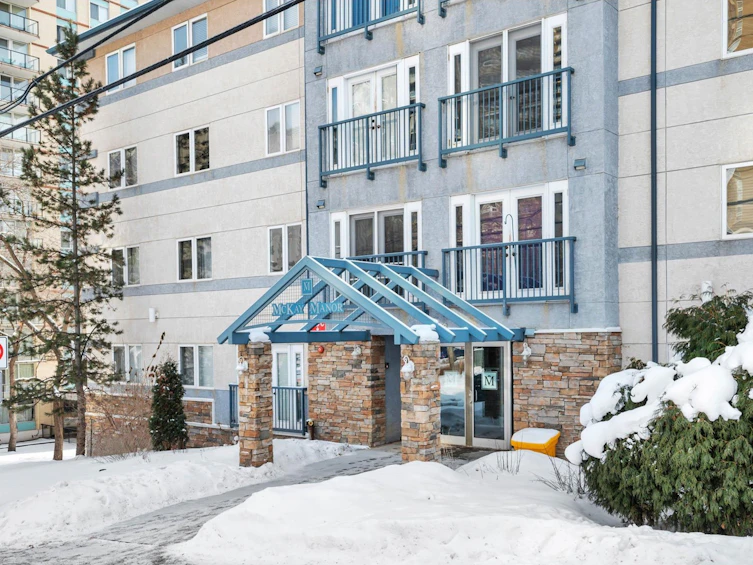 211-10403 98 Avenue NW, Edmonton, AB, T5K 2Y5 - 8