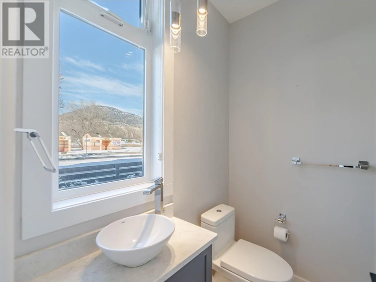 113-201 Wylie Street, Penticton, BC, V2A 0H3 - 34