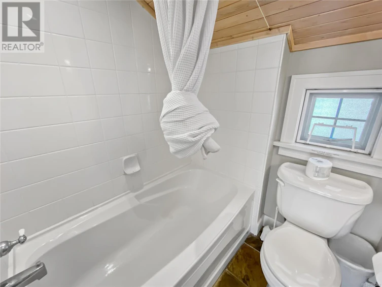 10B-2315 Mackinnon Road, Pender Island, BC, V0N 2M1 - 21
