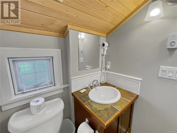 10B-2315 Mackinnon Road, Pender Island, BC, V0N 2M1 - 22