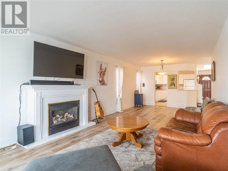 16-1285 14th Street, Kamloops, BC, V2B 8K9 - 2