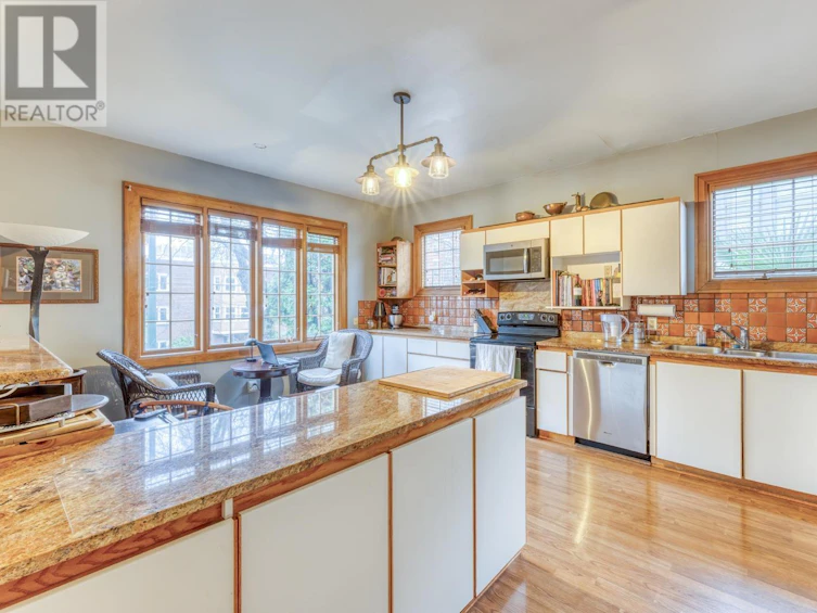 1546 West 12th Avenue, Vancouver, BC, V6J 2E1 - 15
