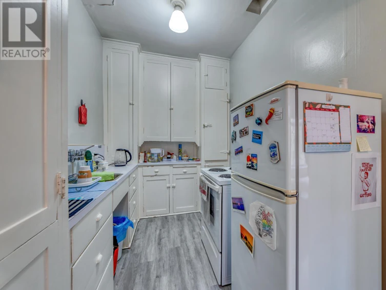 1546 West 12th Avenue, Vancouver, BC, V6J 2E1 - 9