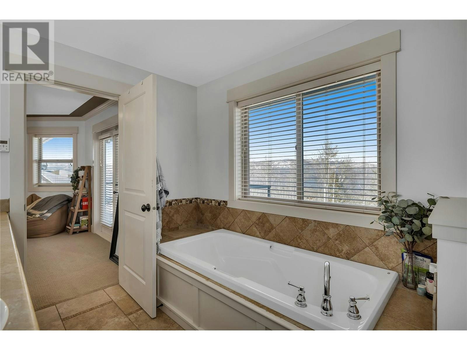 840 Hewetson Avenue, Kelowna, BC, V1W 5C9 - 32