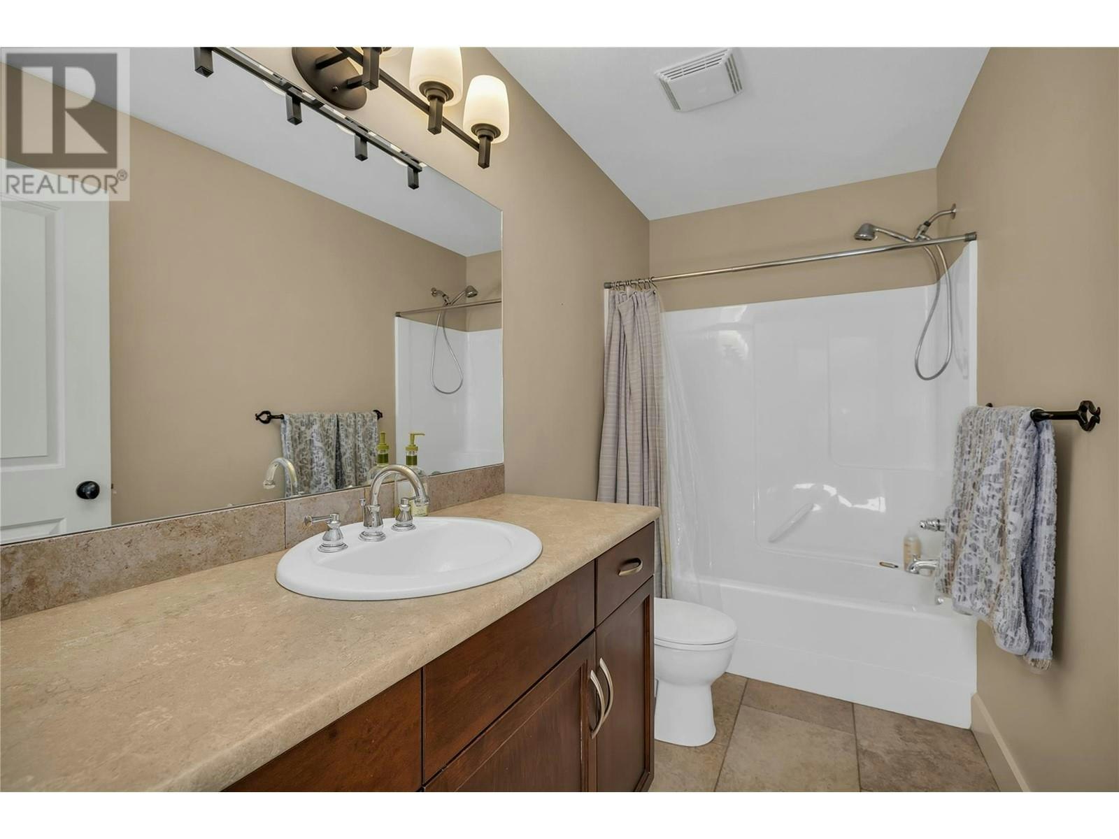 840 Hewetson Avenue, Kelowna, BC, V1W 5C9 - 40