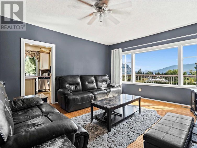 5931 Northwest 40 Street, Salmon Arm, BC, V1E 3B6 - 10