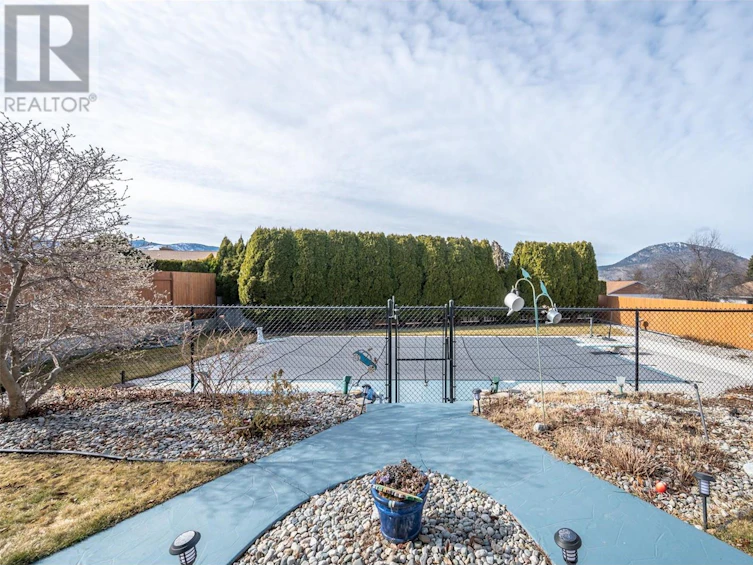 521 Alder Street, Penticton, BC, V2A 4C5 - 51