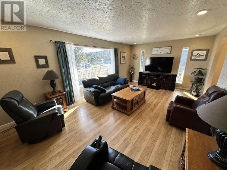 466 Evergreen Crescent, 100 Mile House, BC, V0K 2E0 - 16