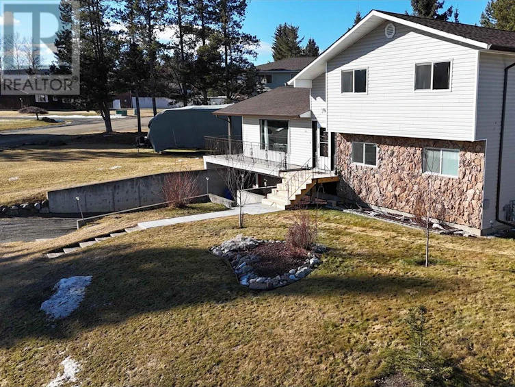 466 Evergreen Crescent, 100 Mile House, BC, V0K 2E0 - 2
