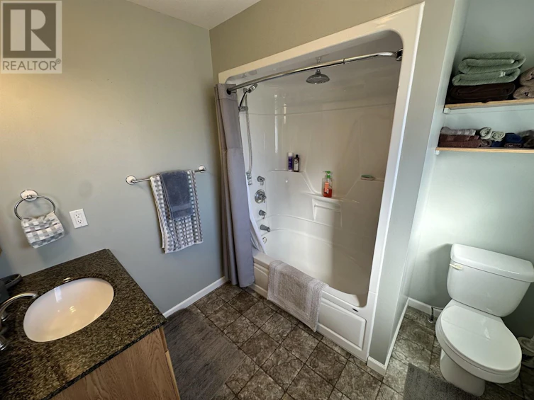 466 Evergreen Crescent, 100 Mile House, BC, V0K 2E0 - 32