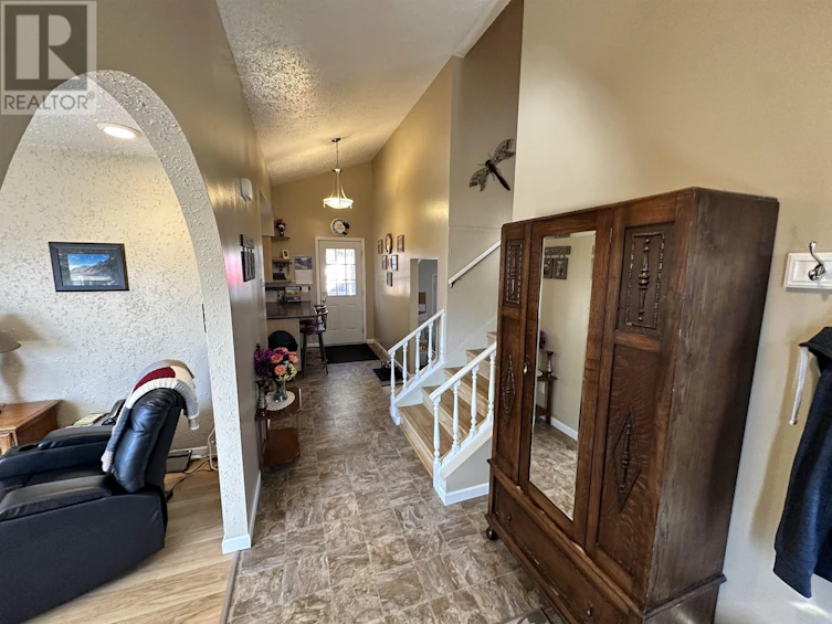 466 Evergreen Crescent, 100 Mile House, BC, V0K 2E0 - 9