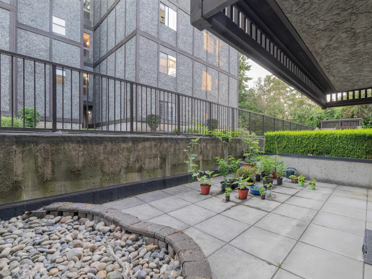 204-9672 134, Surrey, BC, V3T 5L5 - 2