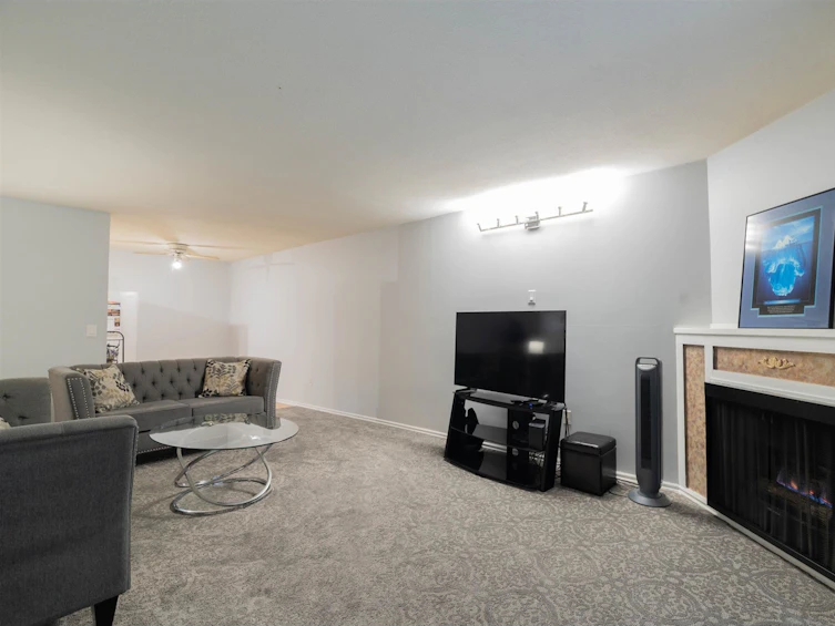 204-9672 134, Surrey, BC, V3T 5L5 - 3