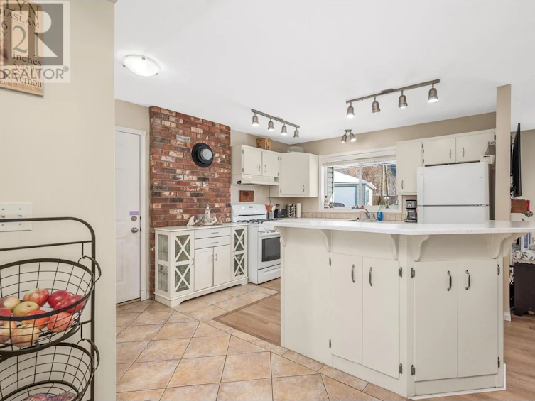 2109 Hunter Avenue, Armstrong, BC, V0E 1B0 - 13
