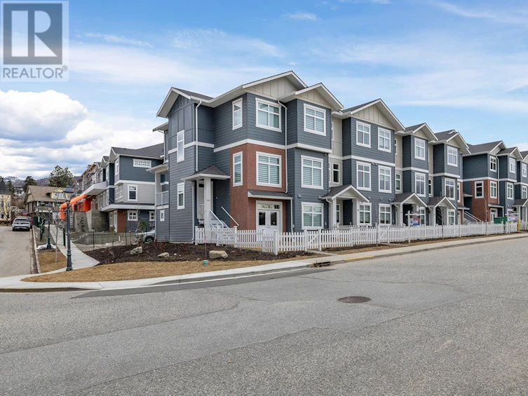102-5300 Main Street, Kelowna, BC, V1W 0C1