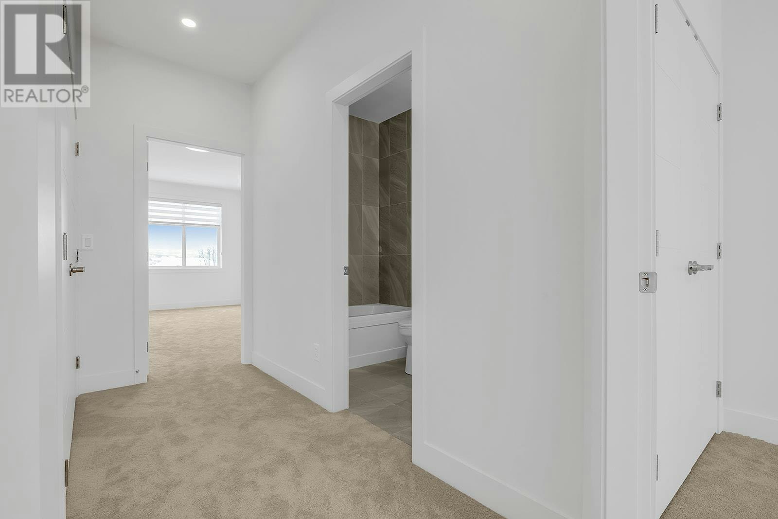 102-5300 Main Street, Kelowna, BC, V1W 0C1 - 32