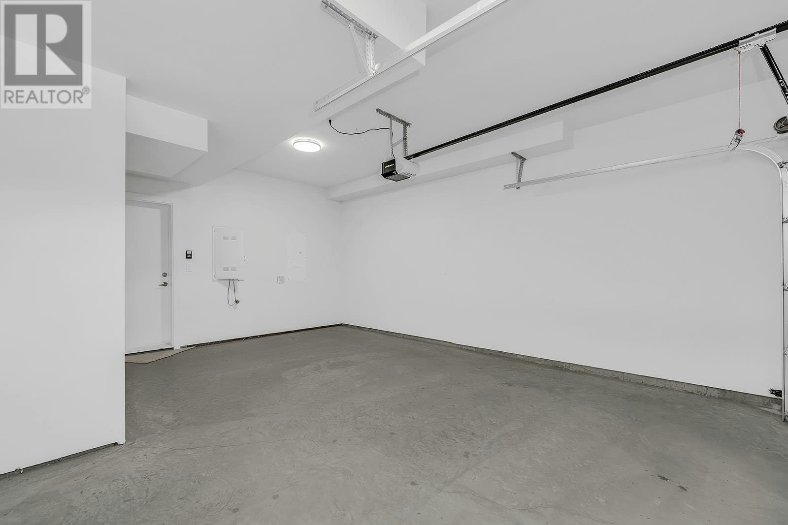 102-5300 Main Street, Kelowna, BC, V1W 0C1 - 41