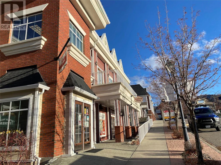 102-5300 Main Street, Kelowna, BC, V1W 0C1 - 48
