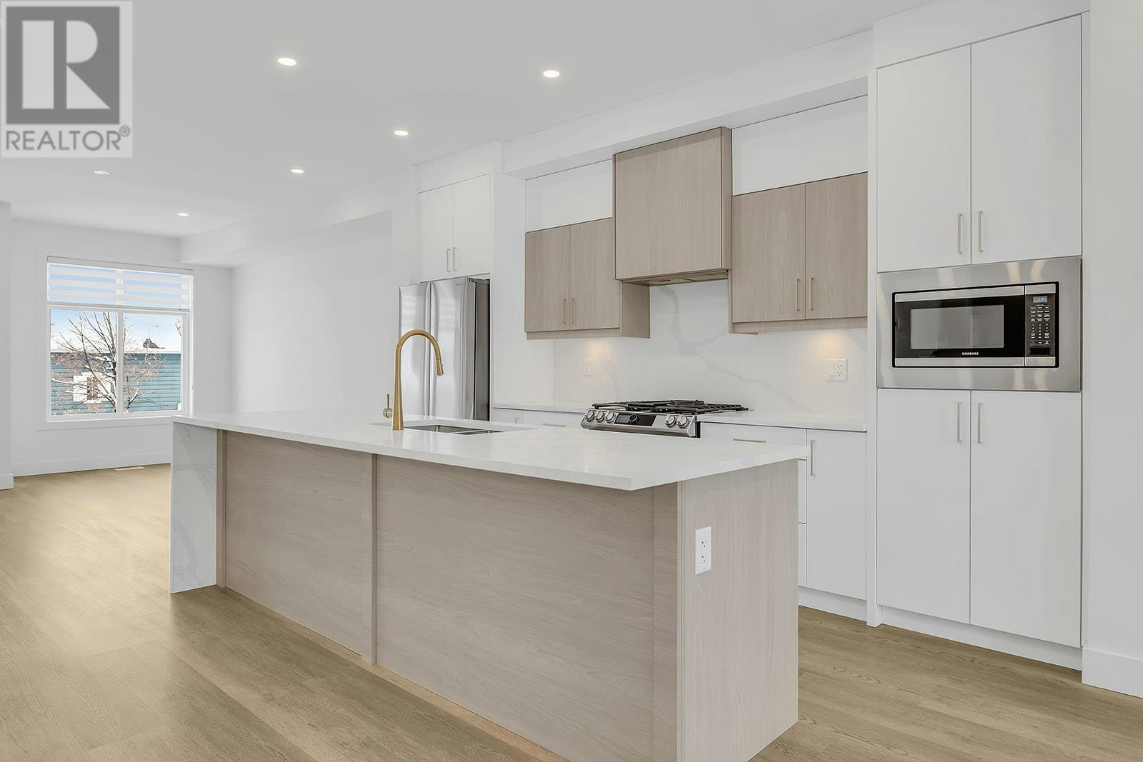 102-5300 Main Street, Kelowna, BC, V1W 0C1 - 5
