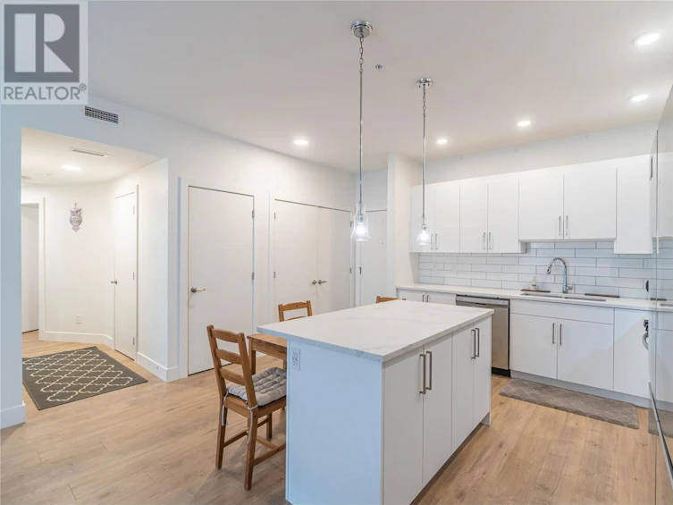 209-2046 Robson Place, Kamloops, BC, V2E 0A5 - 5