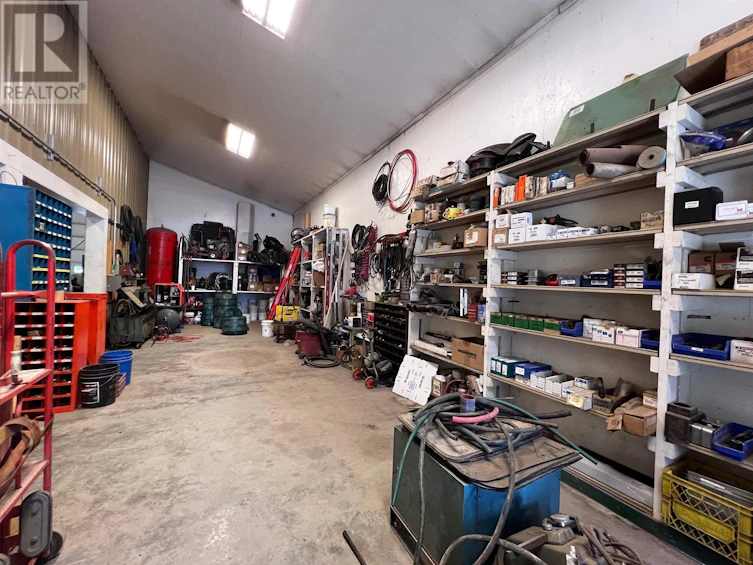 5902 Eastwood Road, 100 Mile House, BC, V0K 2E1 - 38