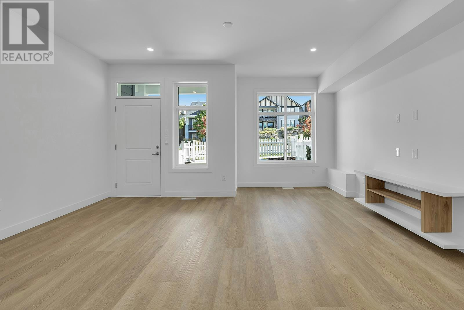 120-5300 Main Street, Kelowna, BC, V1W 0C1 - 5