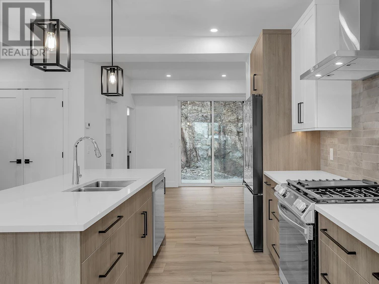 16-2835 Canyon Crest Drive, West Kelowna, BC, V4T 0E3 - 3