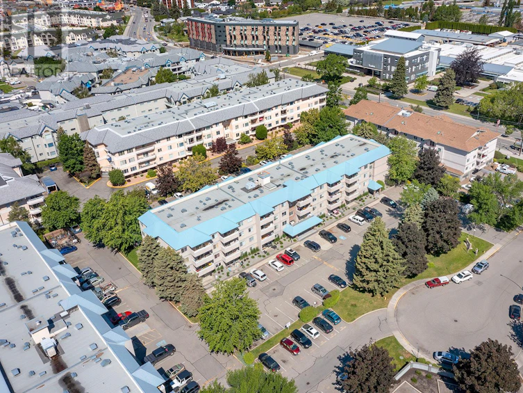 302-3160 De Montreuil Court, Kelowna, BC, V1W 3W3