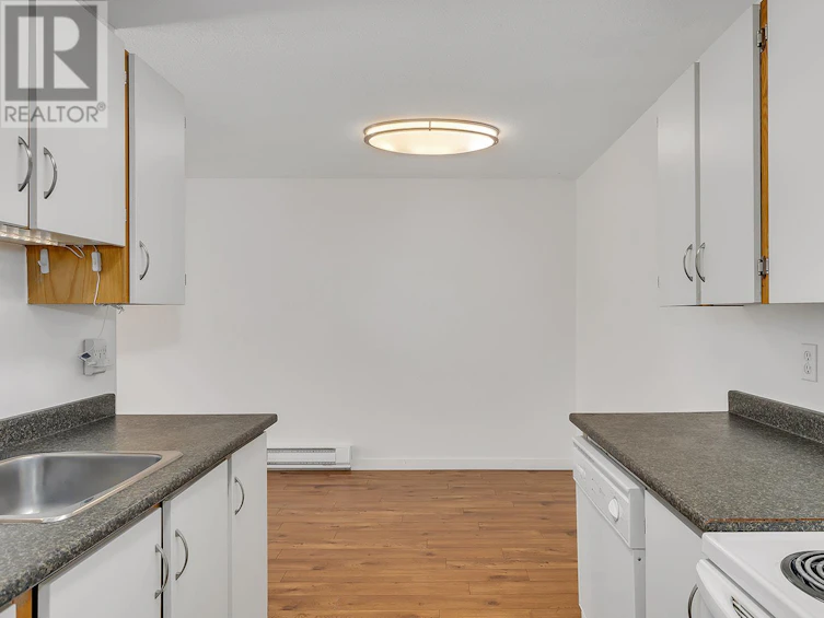 302-3160 De Montreuil Court, Kelowna, BC, V1W 3W3 - 8