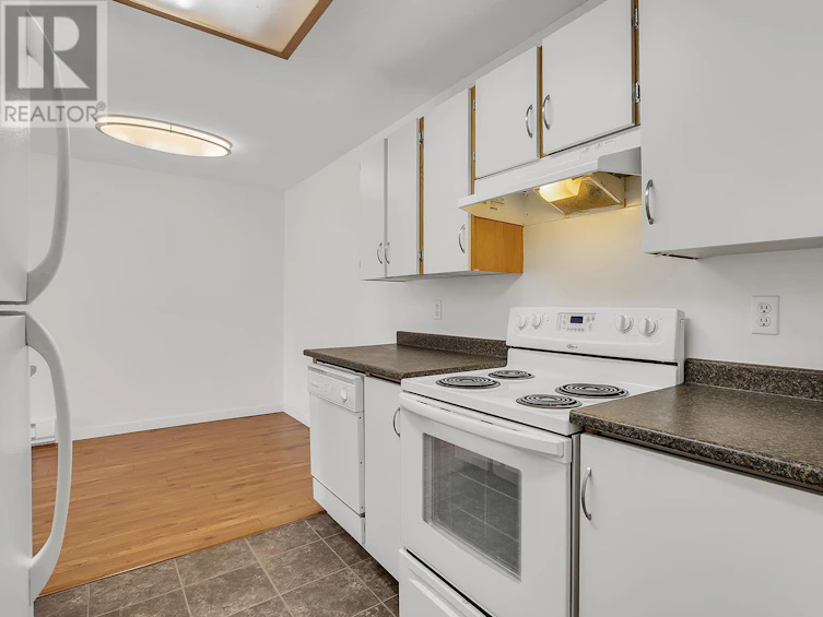 302-3160 De Montreuil Court, Kelowna, BC, V1W 3W3 - 9