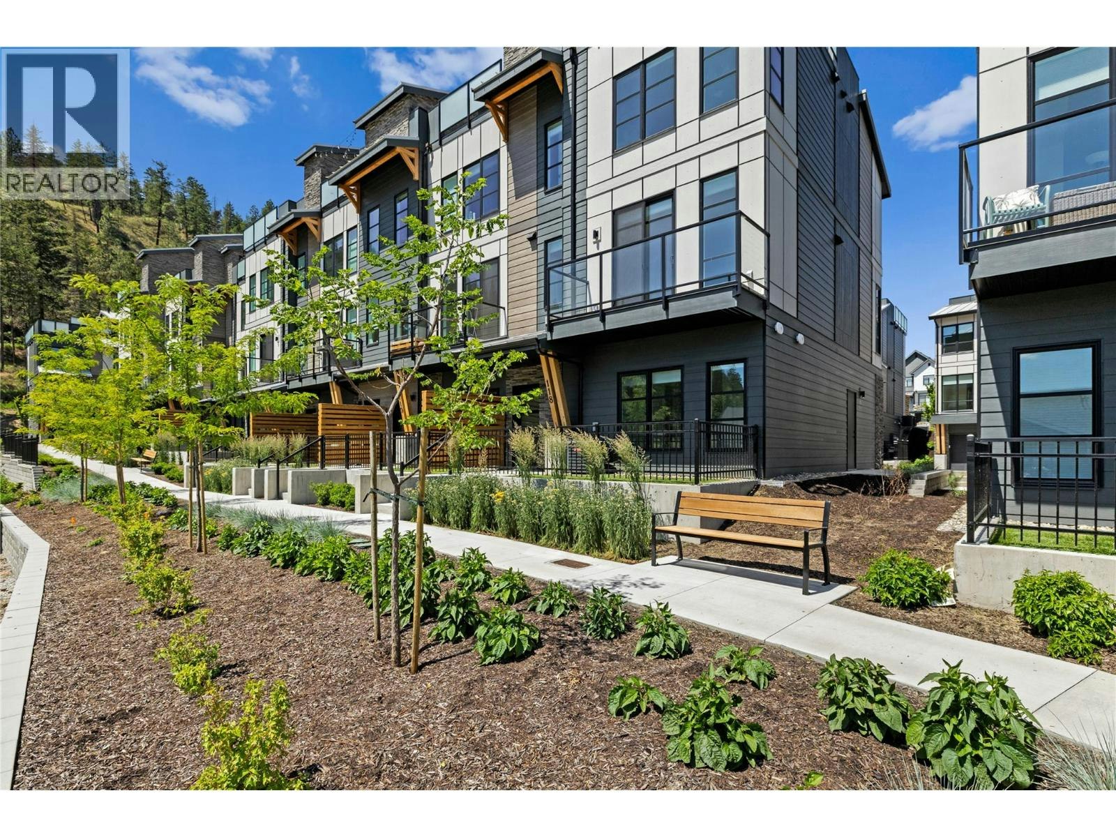 118-1455 Cara Glen Court, Kelowna, BC, V1V 3B8