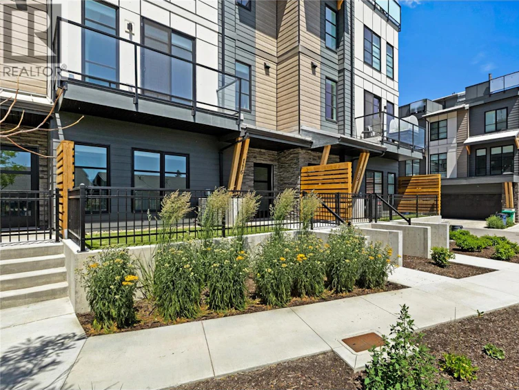 116-1455 Cara Glen Court, Kelowna, BC, V1V 3B8