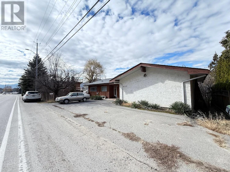 4529 Lakeside Road, Penticton, BC, V2A 8W4 - 52