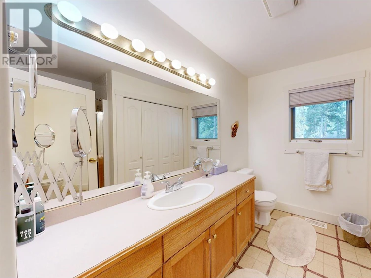 5377 Kallum Drive, 108 Mile Ranch, BC, V0K 2Z0 - 24