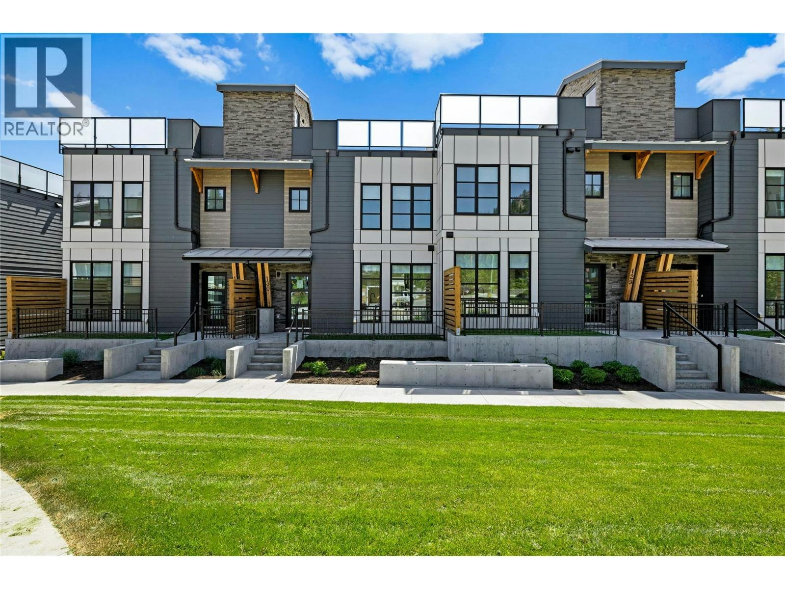 130-1455 Cara Glen Court, Kelowna, BC, V1V 3B8