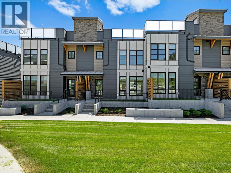 130-1455 Cara Glen Court, Kelowna, BC, V1V 3B8