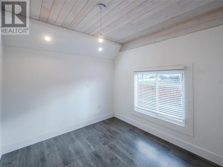302 Scott Avenue, Penticton, BC, V2A 2J8 - 29