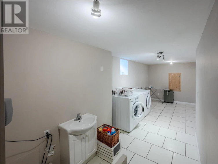 302 Scott Avenue, Penticton, BC, V2A 2J8 - 40