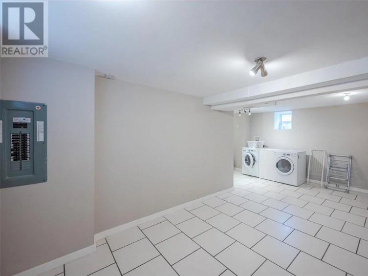 302 Scott Avenue, Penticton, BC, V2A 2J8 - 43